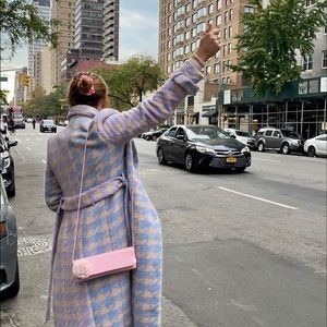 Meet your Posher, Kelly